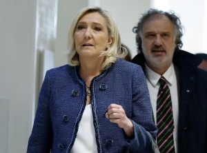 Marine Le Pen and her lawyer at the Paris Courthouse, March 31, 2025